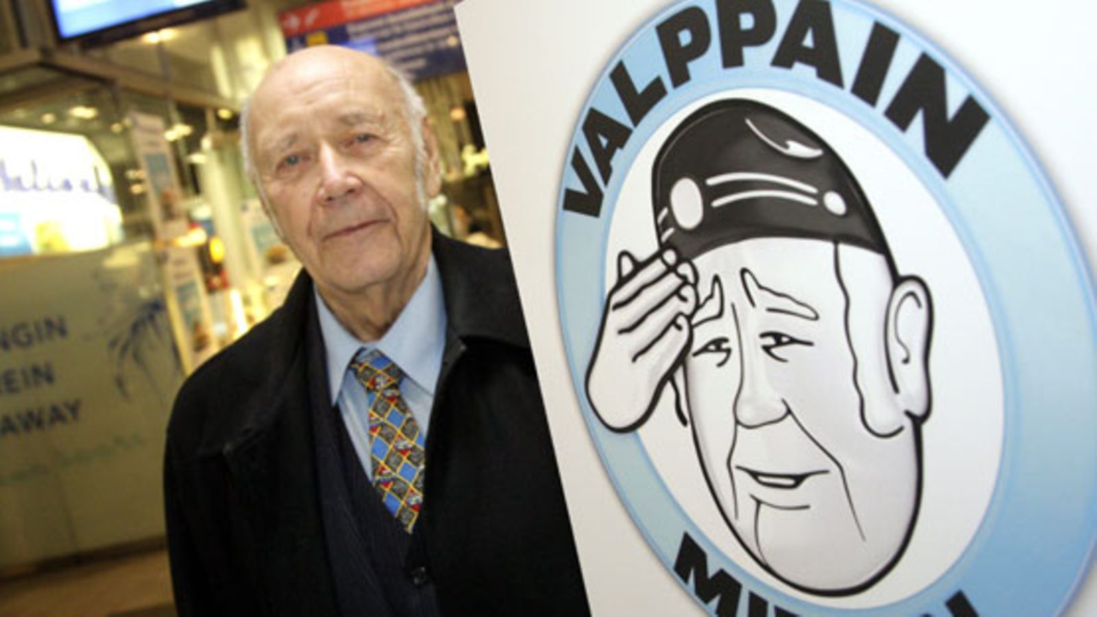 Ensio "Enska" Itkonen oli mukana liikenneturvallisuusaiheisessa yleisötapahtumassa tiistaina Helsingissä Kampin kauppakeskuksessa keväällä 2008.