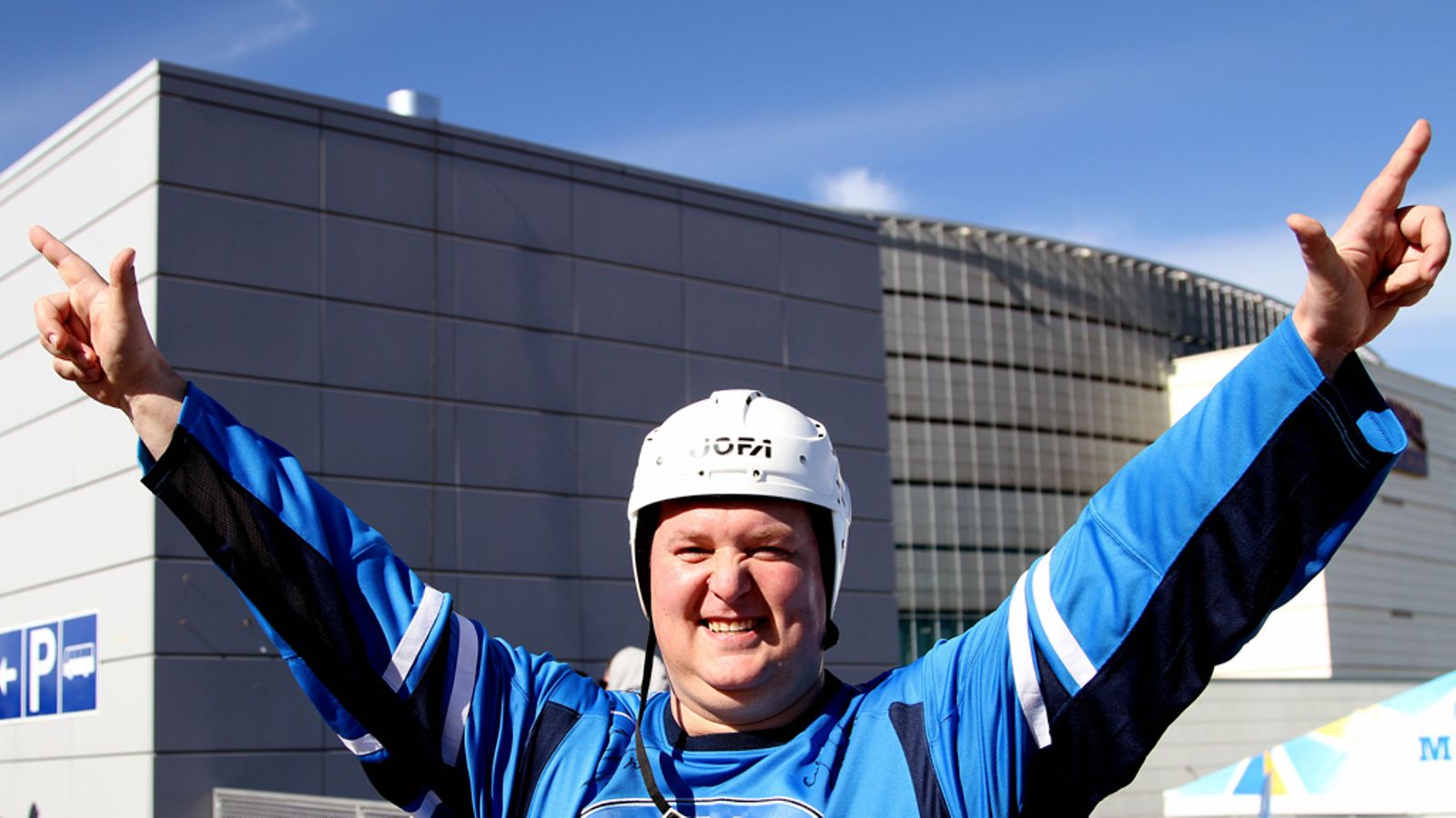 Jääkiekkofani Olli Kinnunen uskoo Suomen nappaavan pronssia.