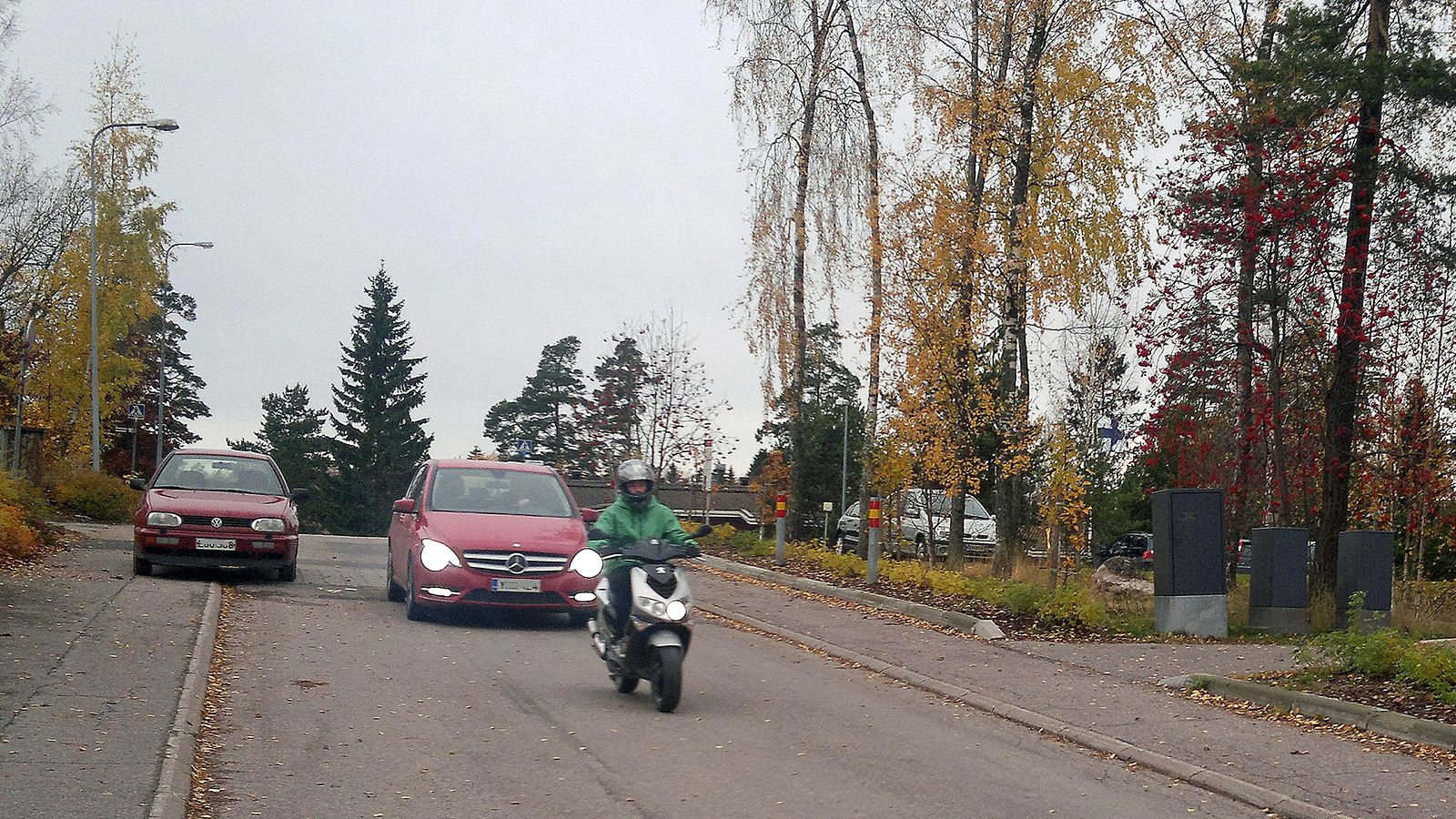Mopon suurin sallittu nopeus on 45 km/h (Kuva: Tuomas Halonen)