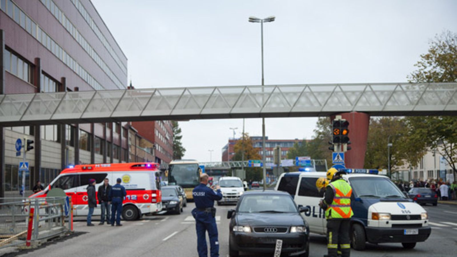 Lapsiin törmännyt Audikin vaurioitui. (Kari Pullinen)