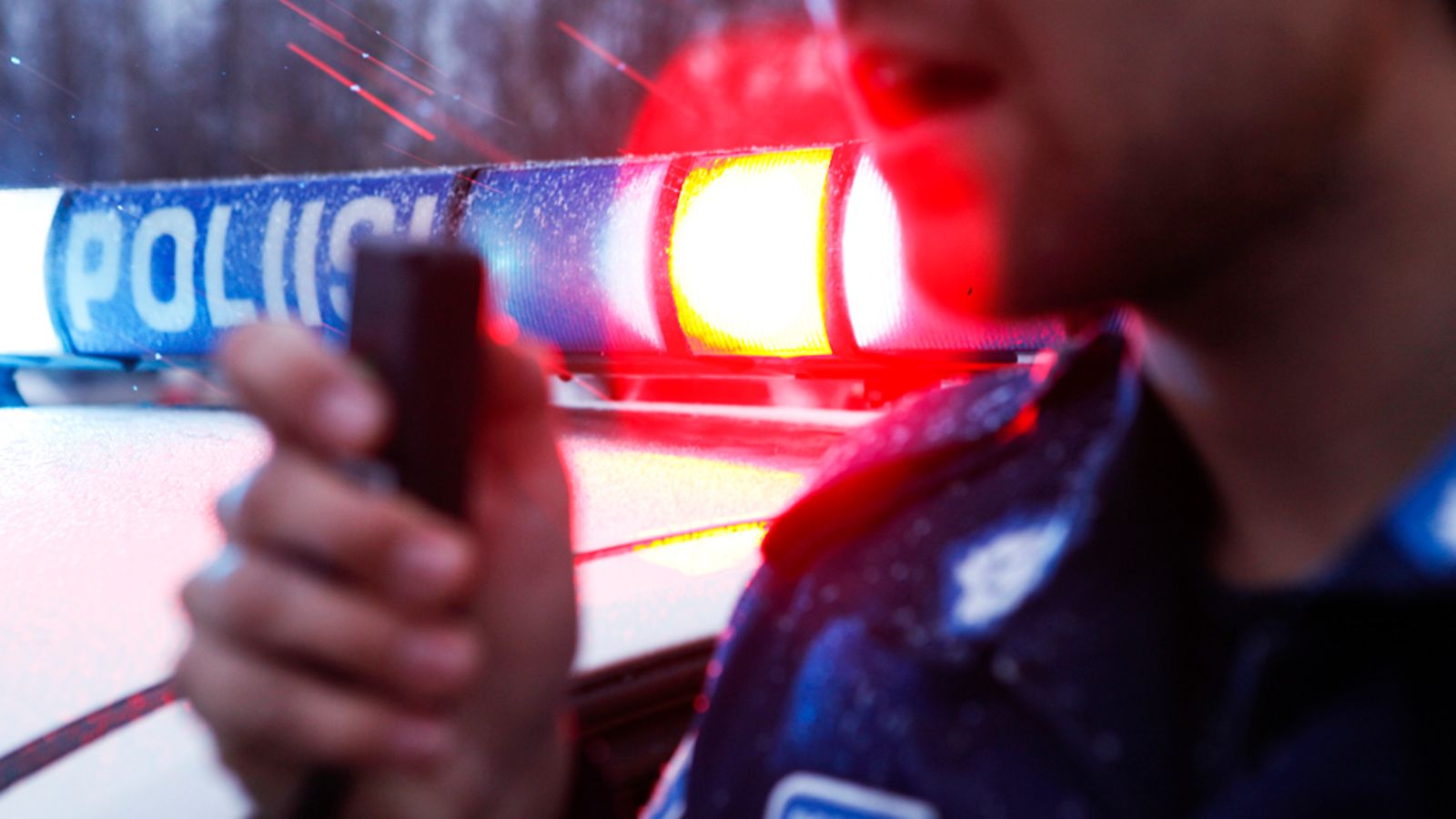 Poliisi työssään.