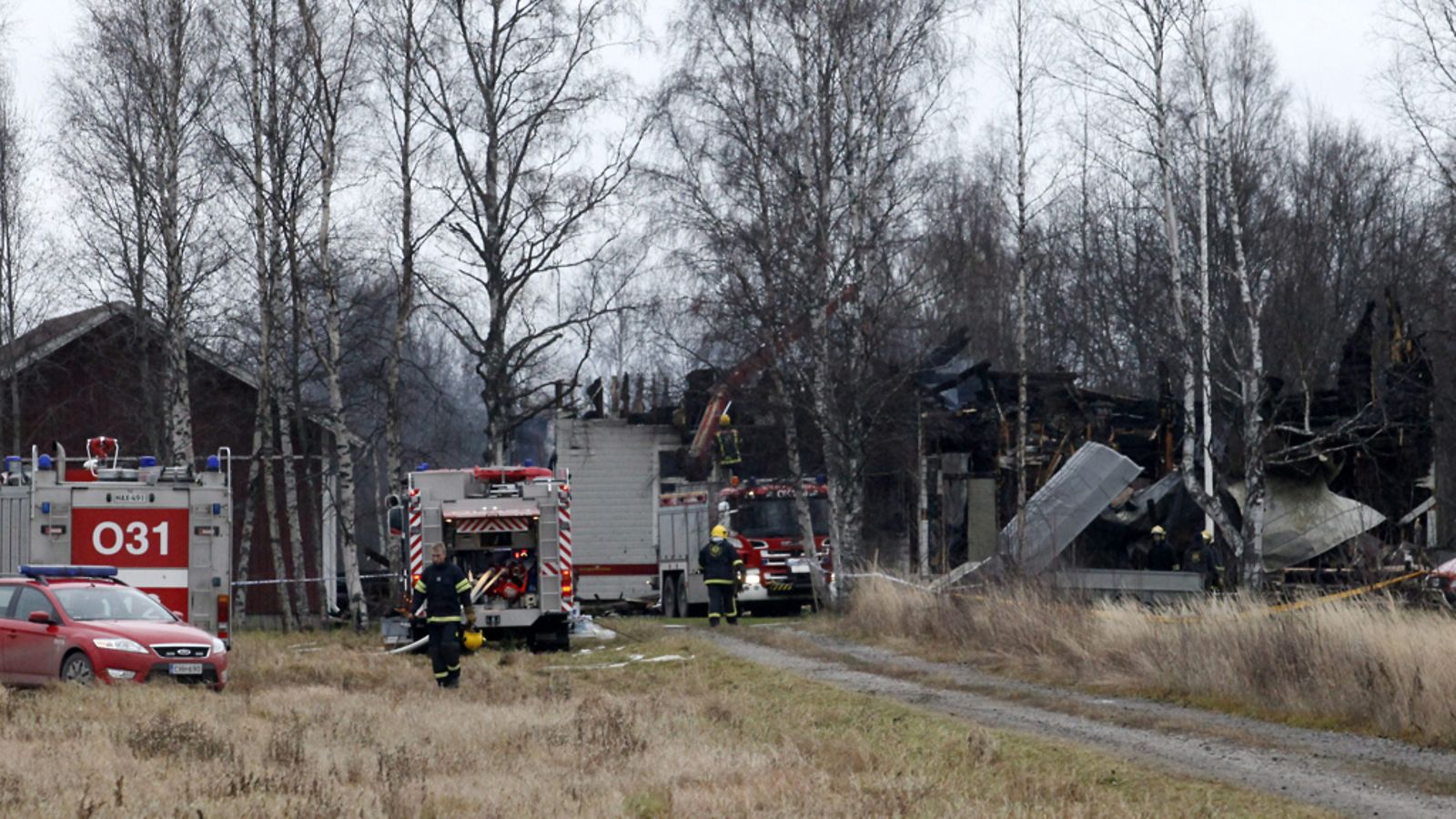 Kaksi lasta kuoli vanhan koulurakennuksen tulipalossa Tyrnävällä. Taloa epäillään tahallaan sytytetyksi.