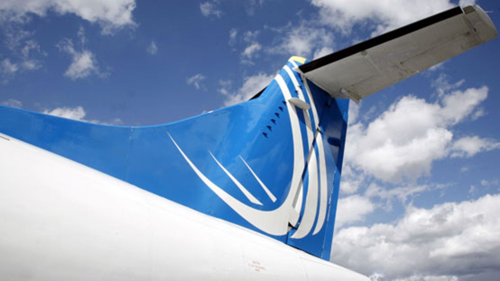 Finnairin yhteistyöyhtiön Finncom Airlines -lentoyhtiön ATR 42-500 -potkuriturbiinikone Joensuun lentokentällä.