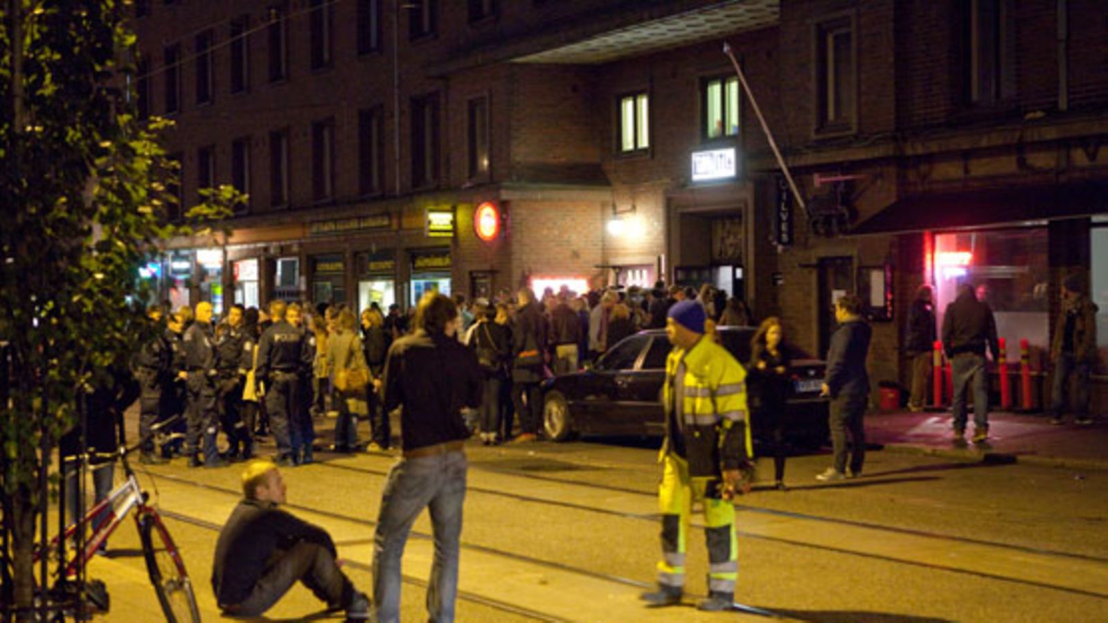 Tavastia jouduttiin tyhjentämään narikassa kärynneen laukun vuoksi 10.10.2010.