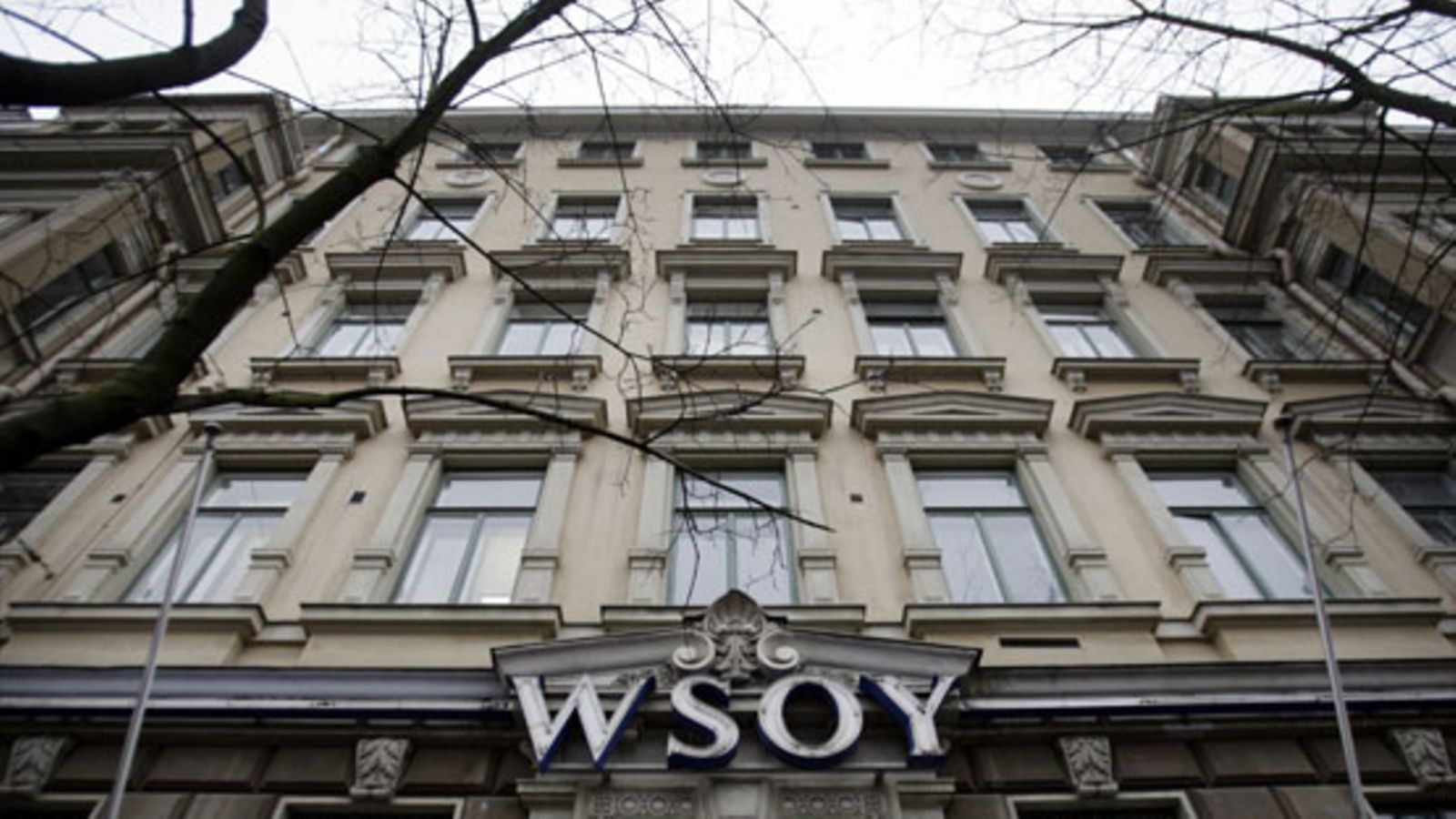 WSOY:n julkisivu Helsingin Bulevardilla. Kuva: Lehtikuva
