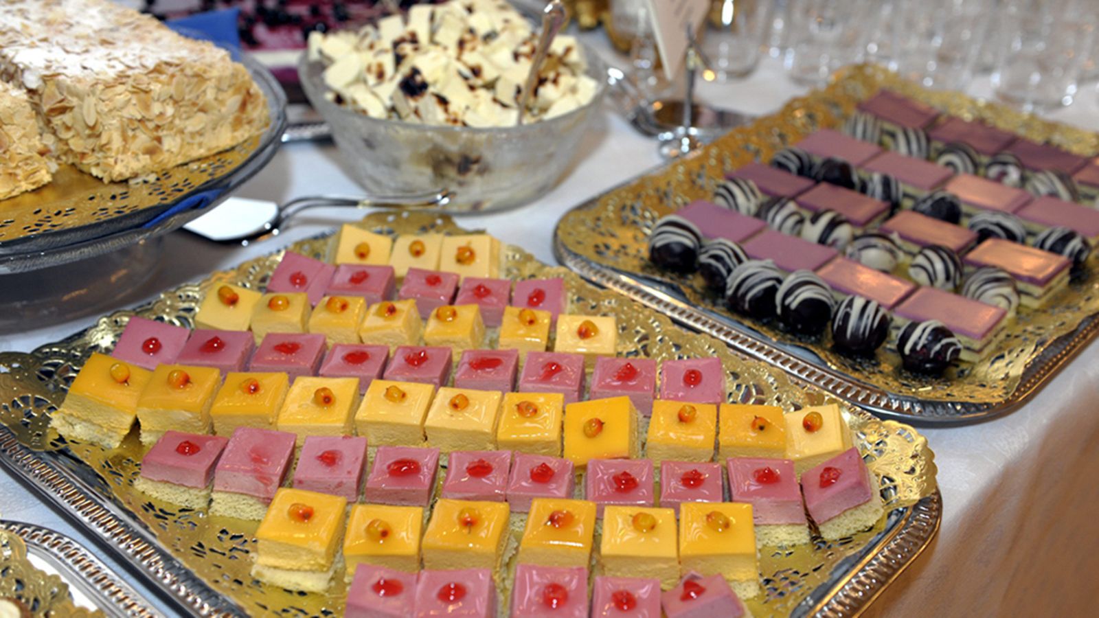 Itsenäisyyspäivän vastaanoton tarjoiluja Presidentinlinnassa Helsingissä 6. joulukuuta 2011.