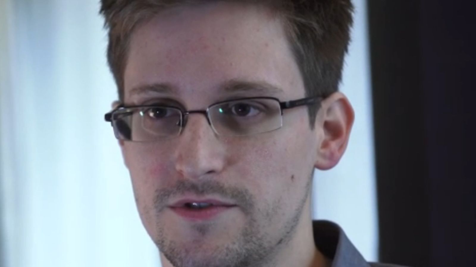 Edward Snowden, kuvakaappaus Guardianin sivuilta.