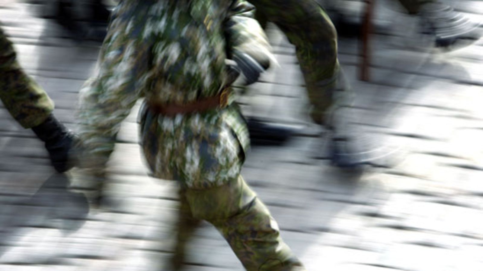 Panssariprikaatin ilmatorjuntakoulutusta antava joukkoyksikkö Helsingin Ilmatorjuntarykmentti järjesti 70-vuotisjuhlaparaatinsa Helsingin Senaatintorilla tiistaina 26.2.2008.