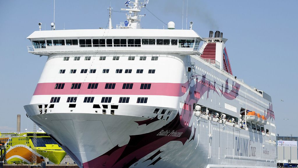 Epäilty raiskaus Baltic Princessillä – poliisi laivaa vastassa