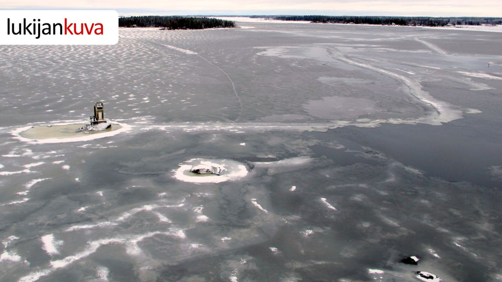 Heikkoja jäitä kuvattuna Raippaluodon sillalta Vaasan seudulla 3.1.2013.