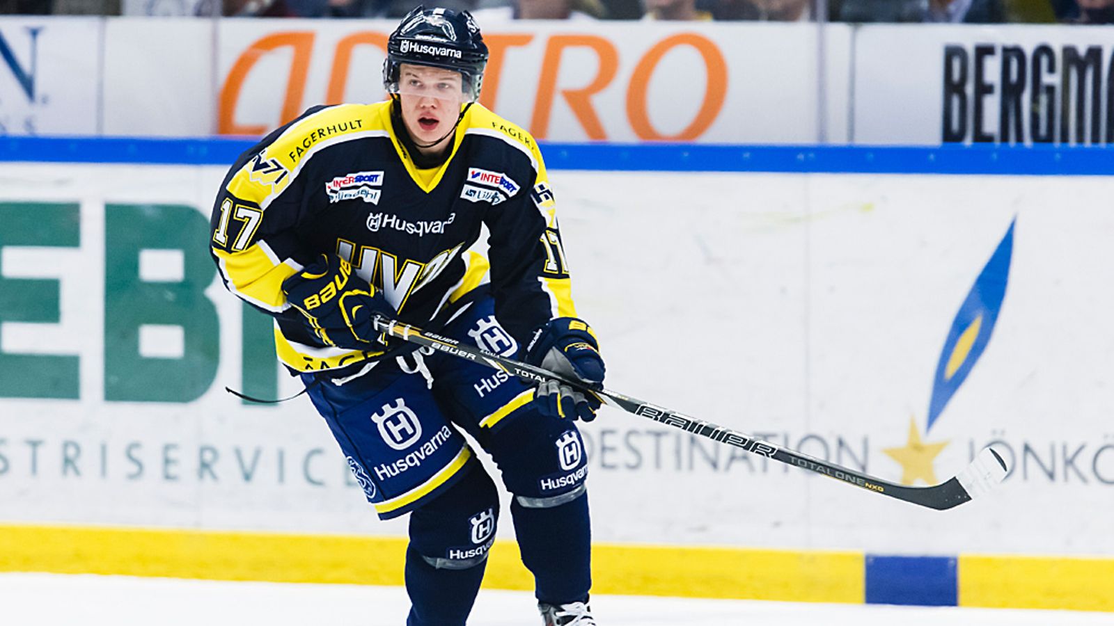 Toni Rajala HV71:n paidassa.