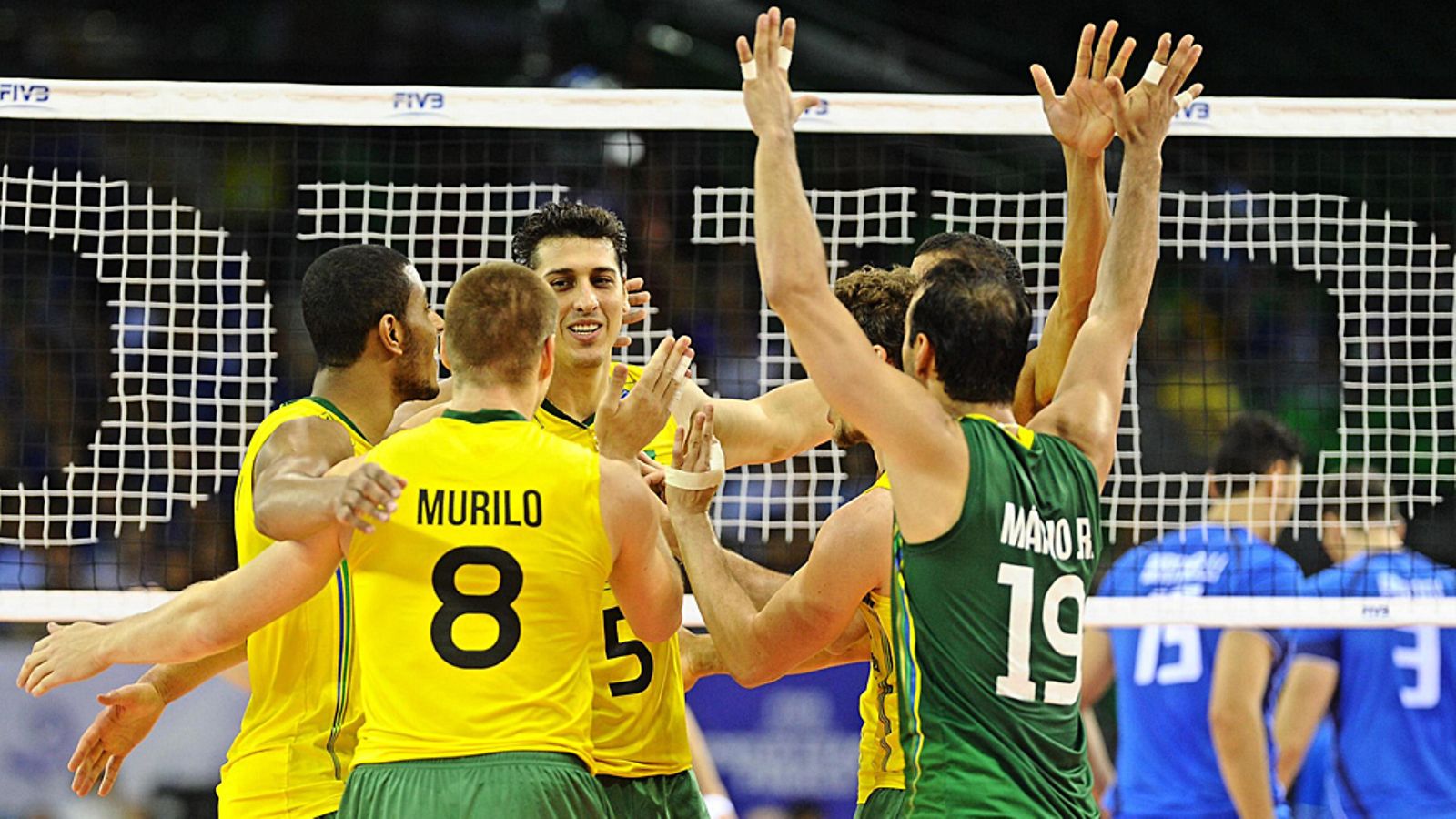 Brasilian pelaajat juhlivat.