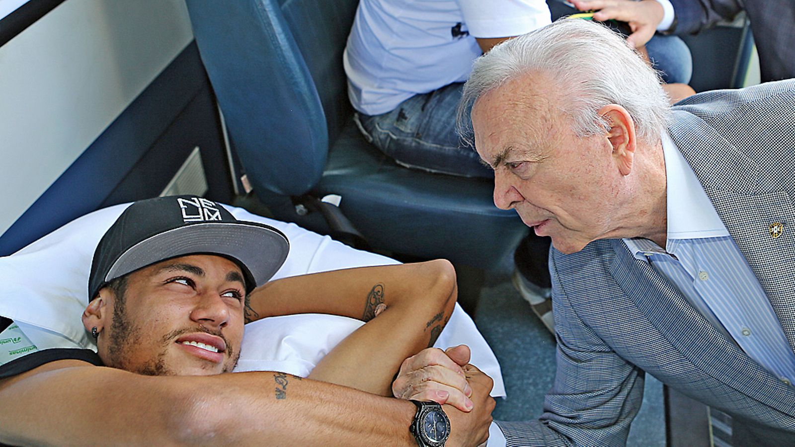Neymar sai kannustusta Brasilian jalkapalloliiton puheenjohtajalta Jose Maria Marinilta.