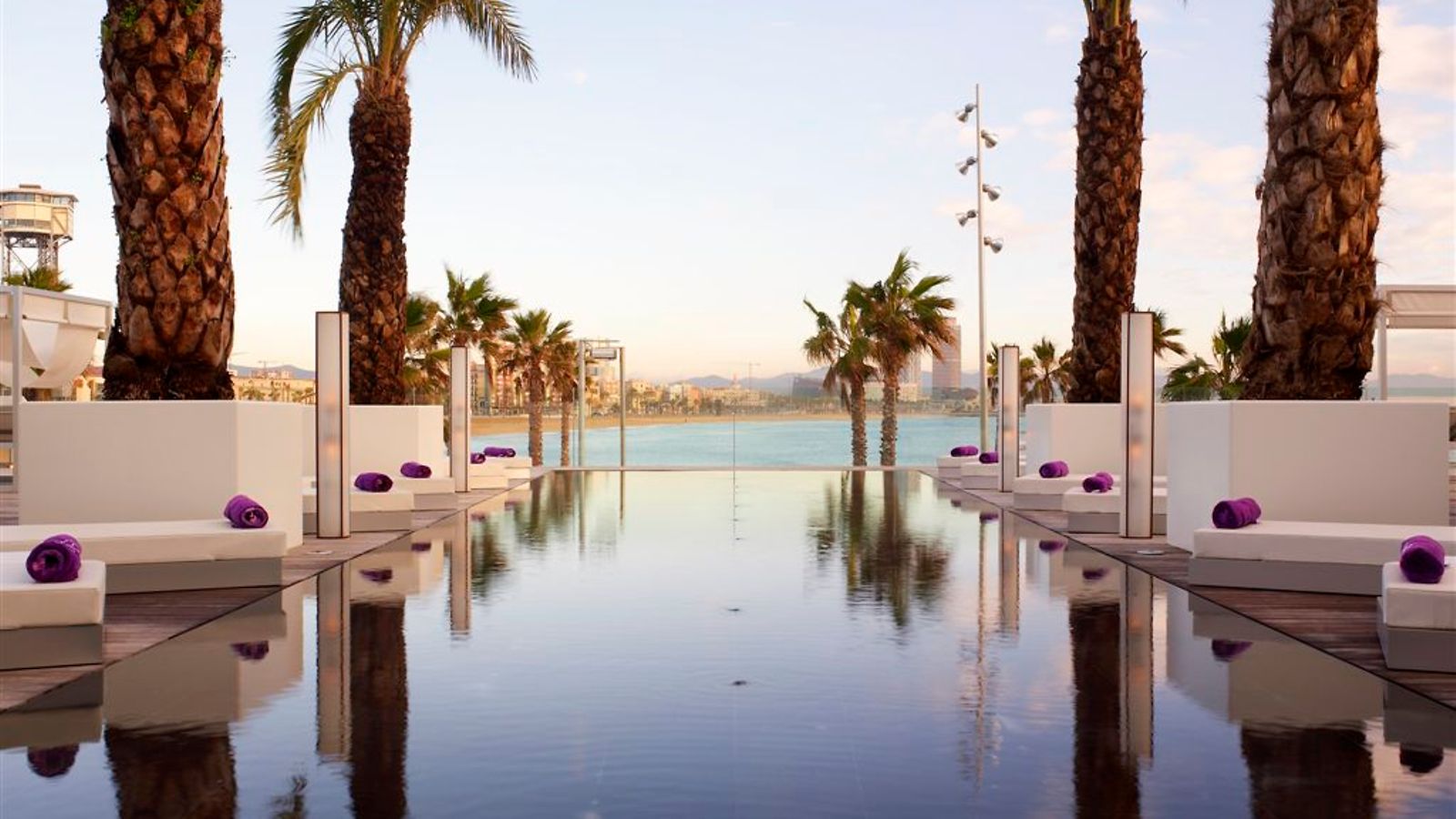 w_barcelona_infinity