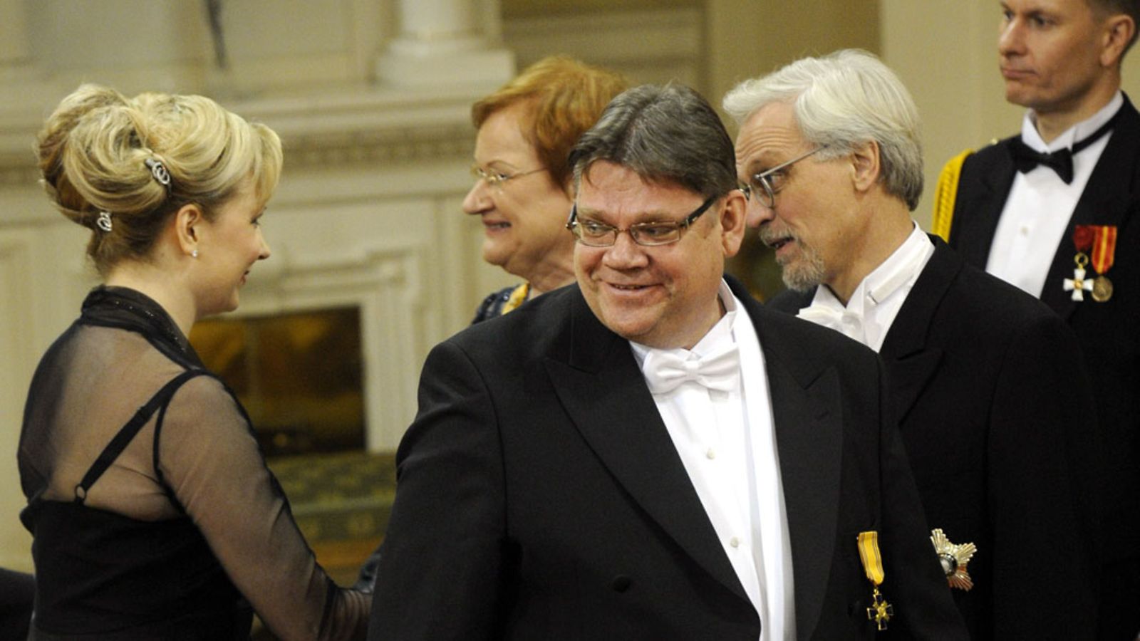 Perussuomalaisten puheenjohtaja Timo Soini Tiina-vaimoineen itsenäisyyspäivän vastaanotolla presidentinlinnassa 6. joulukuuta 2010.