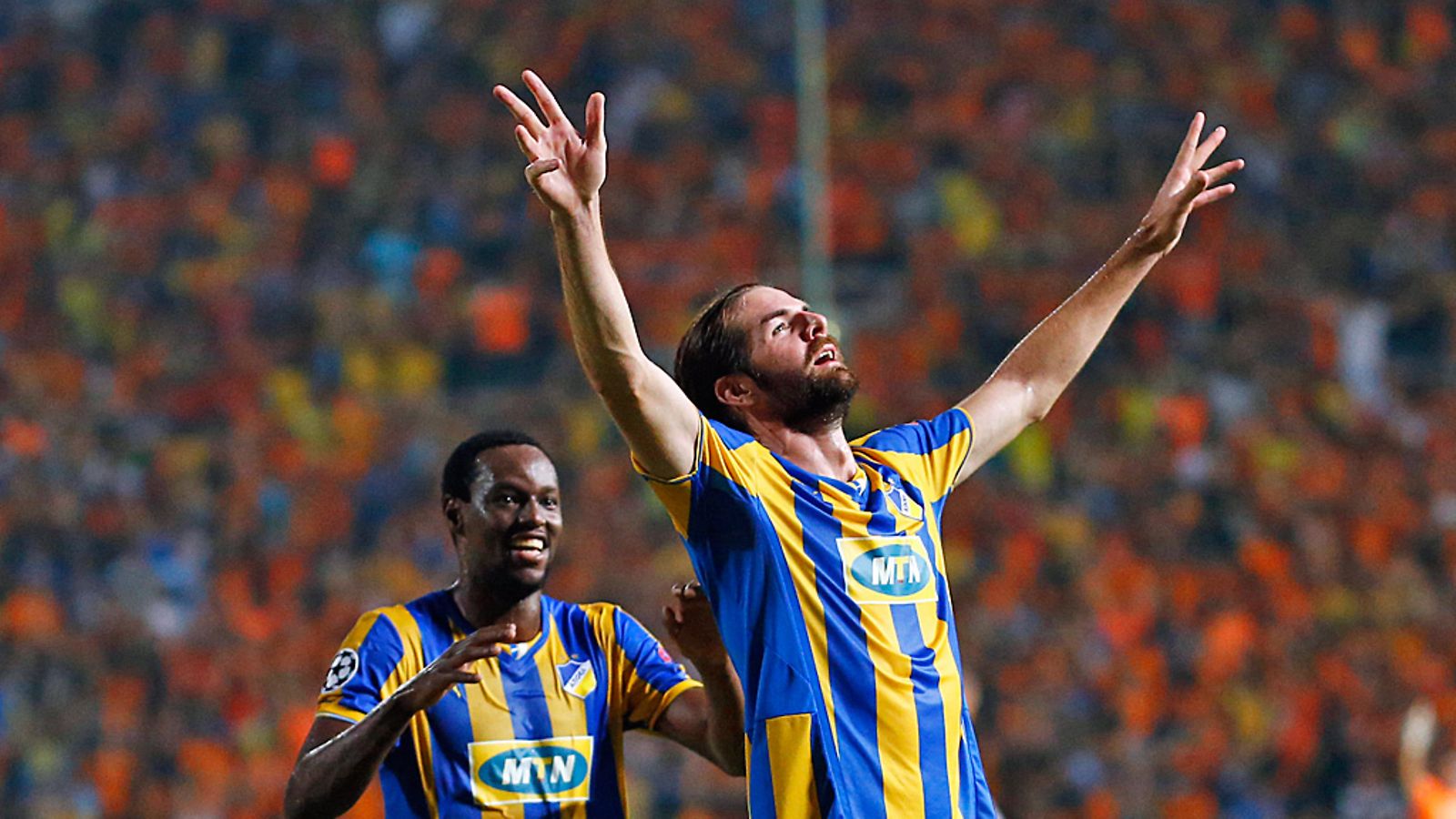 APOELin Cillian Sheridan tuulettaa