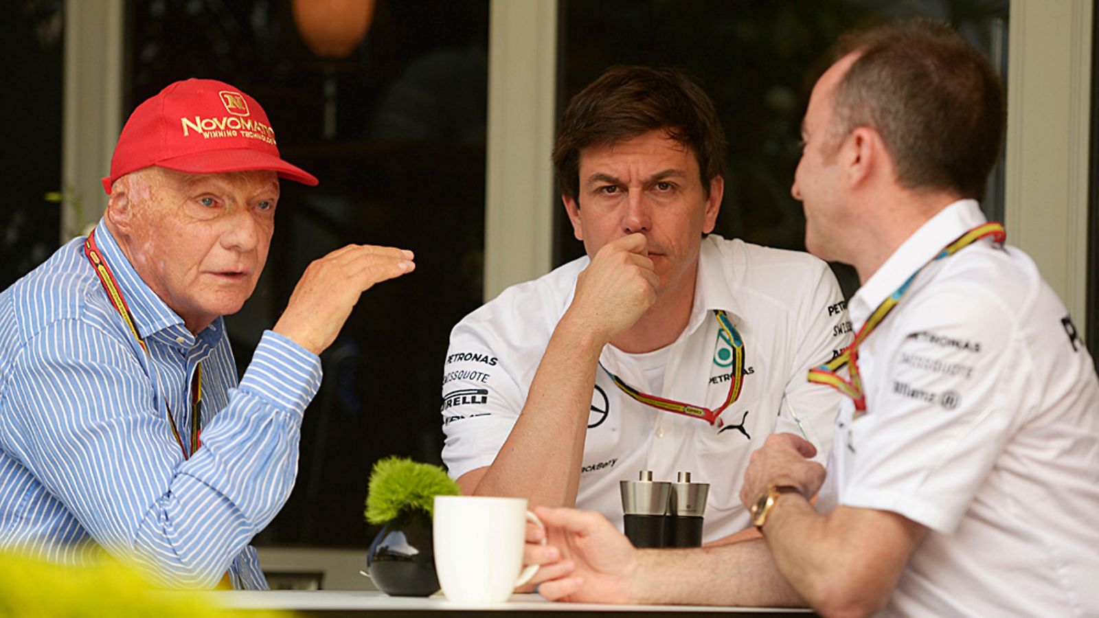 Niki Lauda, Toto Wolff ja Paddy Lowe Malesian GP:ssä.