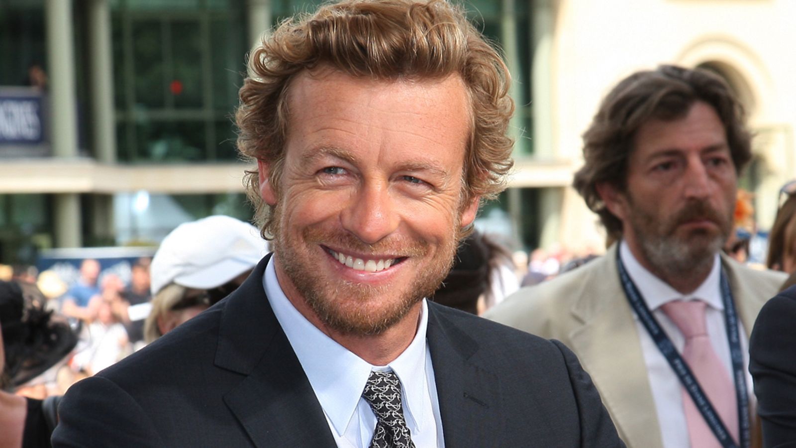 Simon-Baker-hymy