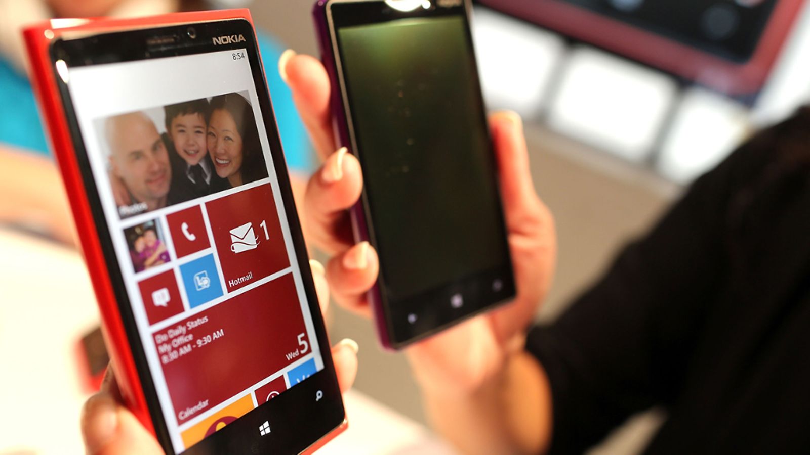 Nokia 920 esiteltiin syyskuussa 2012.