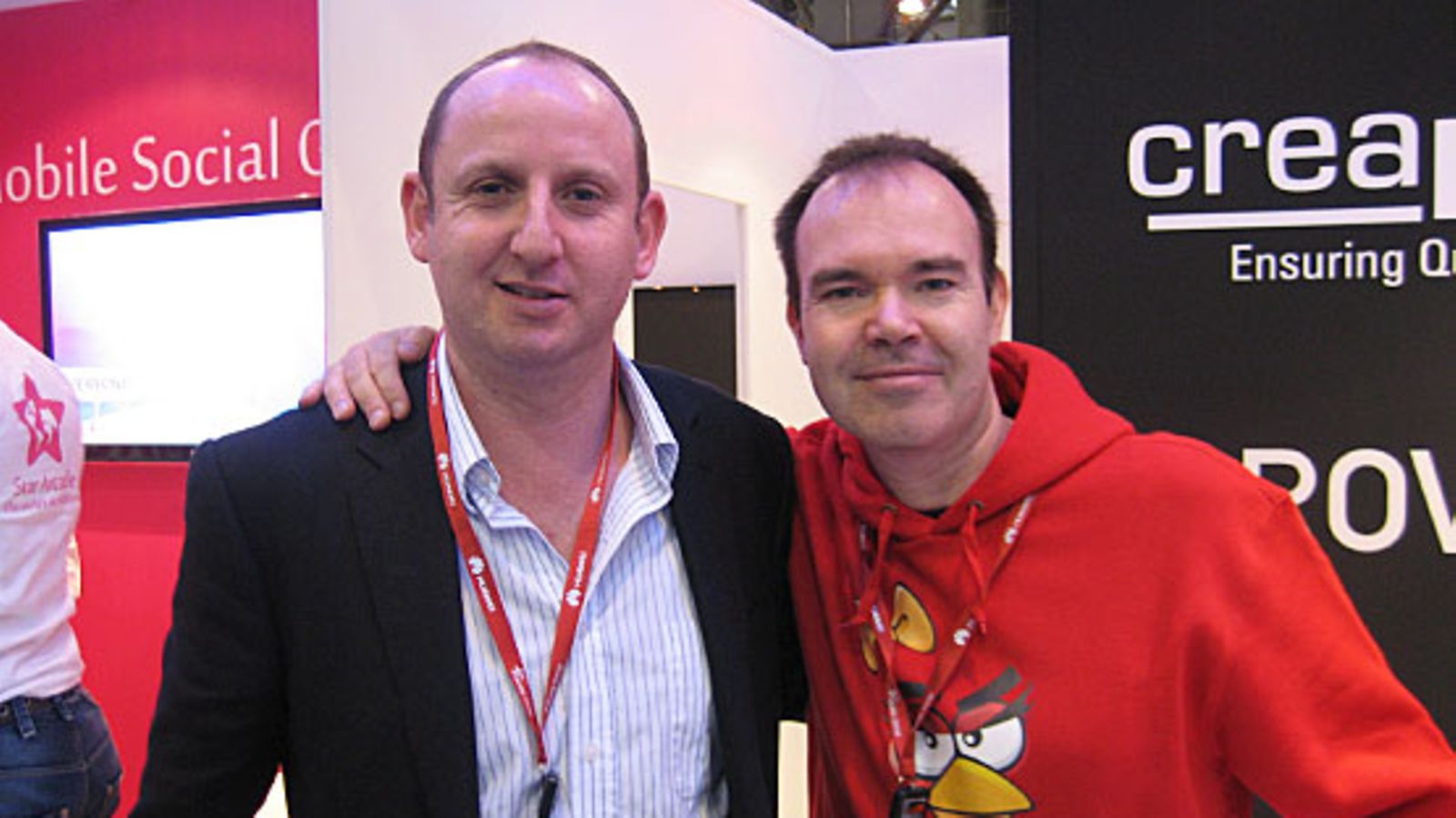 Rovion johtoon kuuluva Peter Vesterbacka ja Andrew Stalbow Fox Digital Entertainment -yhtiöstä kertoivat tulevasta Rio-animaatiosta Barcelonan MWC-mobiilimessuilla 14.2.2011. Elokuvassa nähdään myös Angry Birds -pelistä tuttuja lintuja.