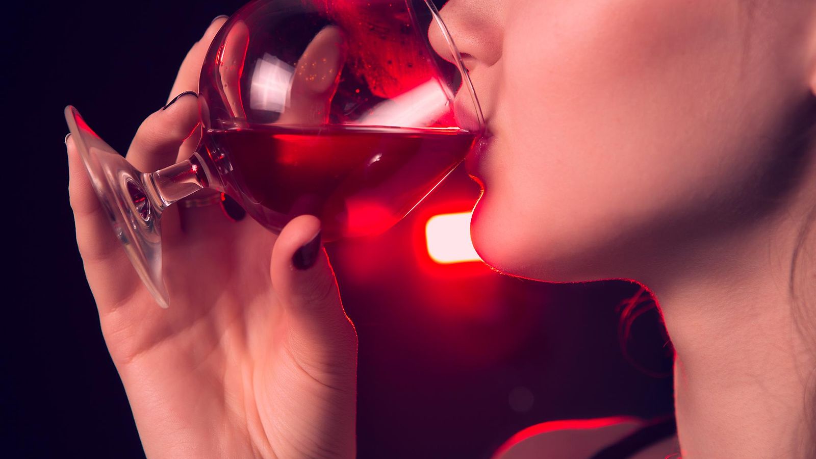 alkoholi_lasi_nainen