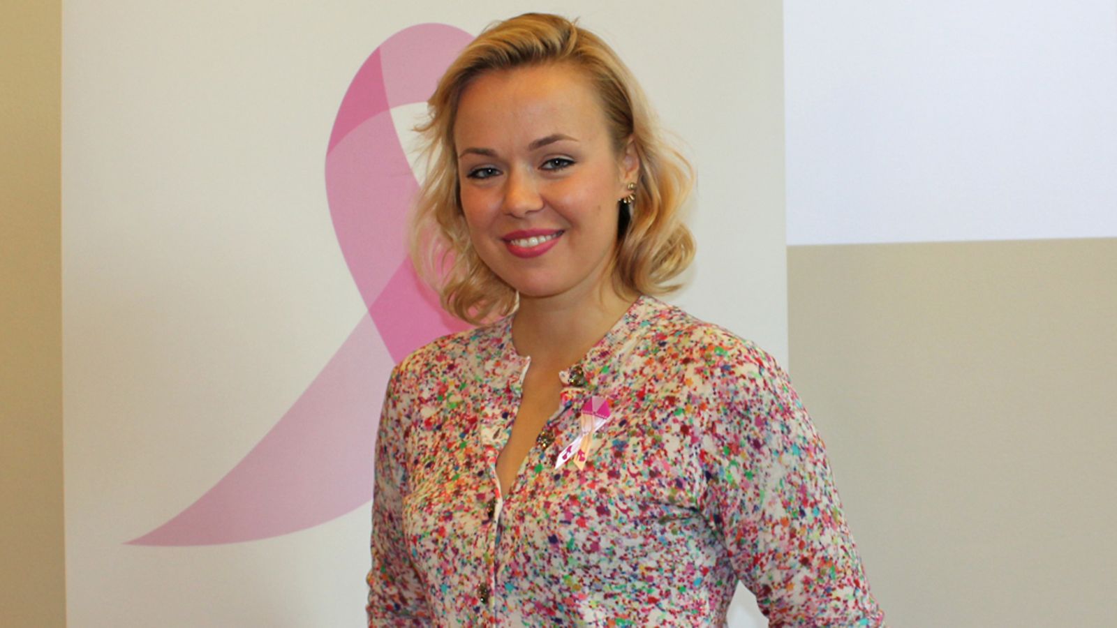 Minna-Parikka-roosa-nauha
