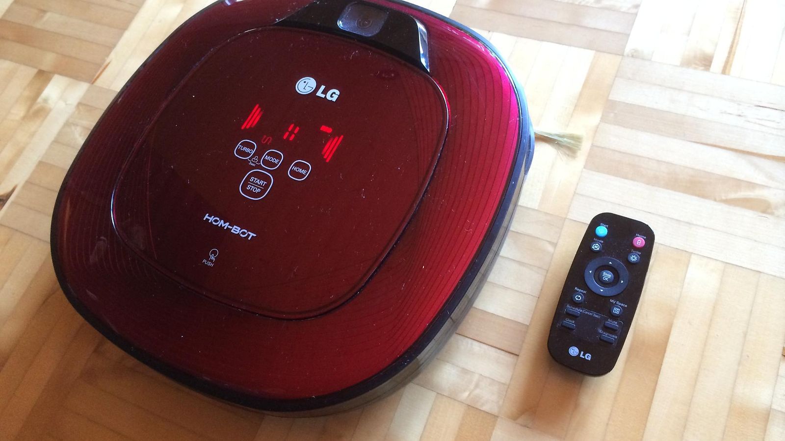 LG Hom-bot robotti-imuri