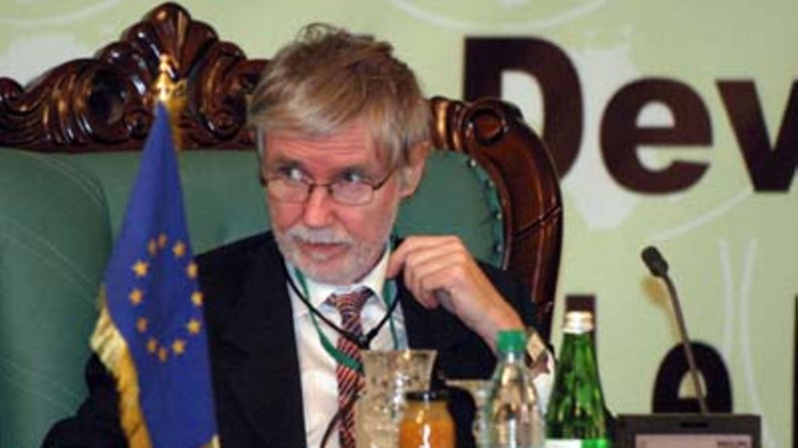 EU:n puheenjohtajamaan Suomen ponnistelut Turkin ja Kyproksen kiistan ratkaisemiseksi Tampereen ulkoministerikokouksessa ovat kariutuneet. Ulkoministeri Erkki Tuomioja on joutunut toteamaan, ettei edellytyksiä ratkaisulle ole.
