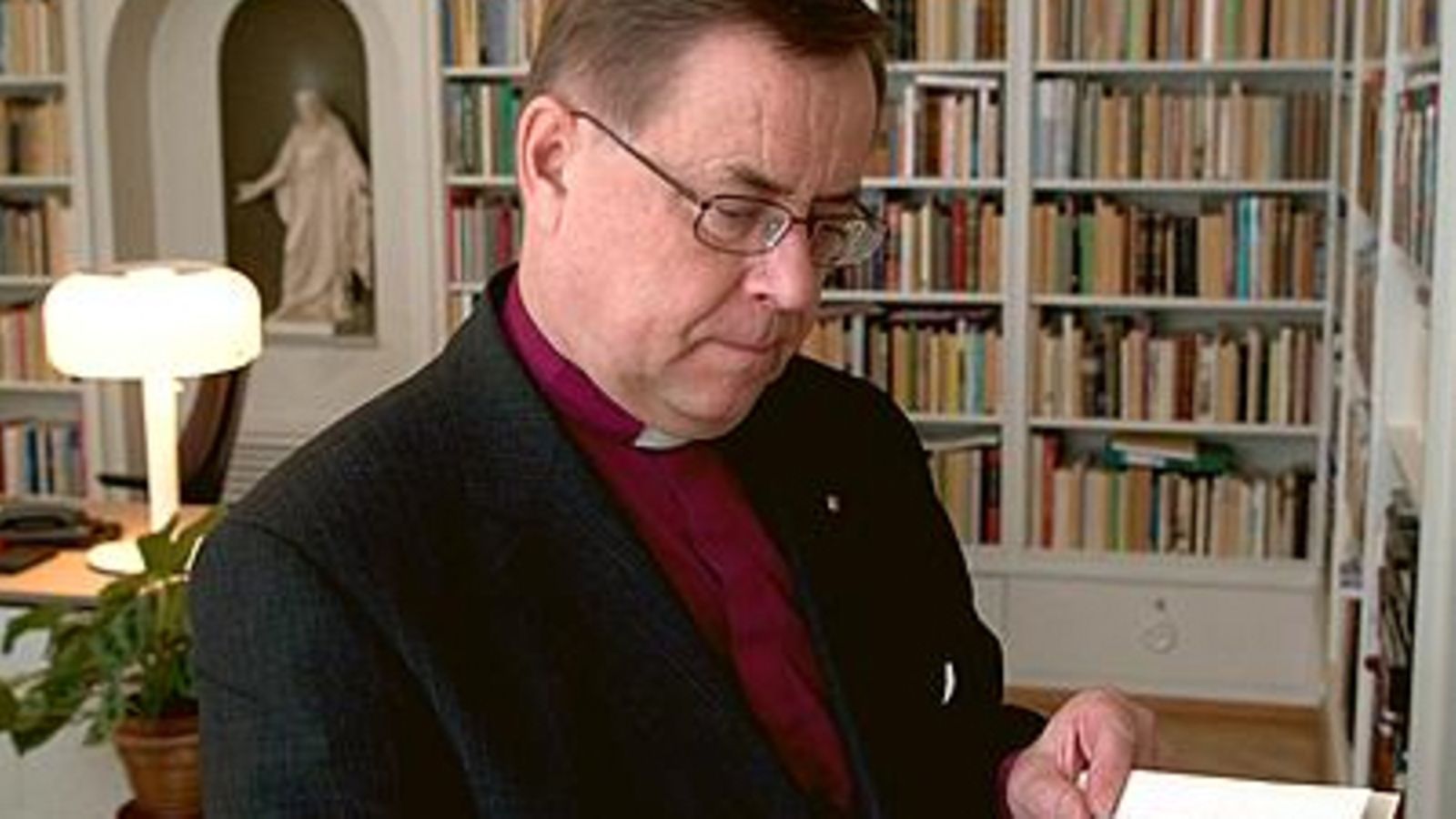 Arkkipiispa Jukka Paarman mukaan kirkko ei hyväksy naispappeuden vastustajien käytöstä. Kuva: Jori Liimatainen