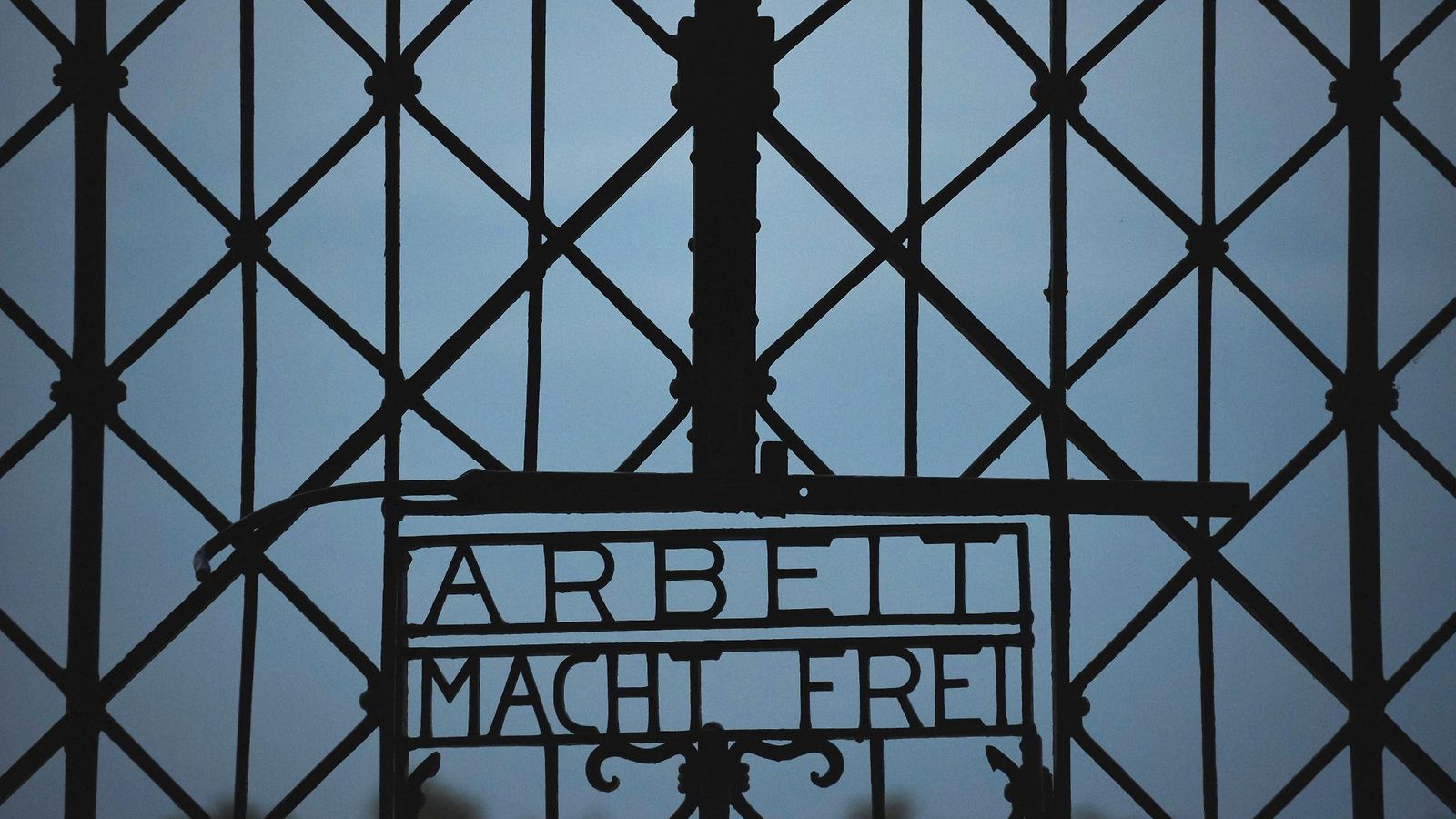Dachau, Arbeit macht frei