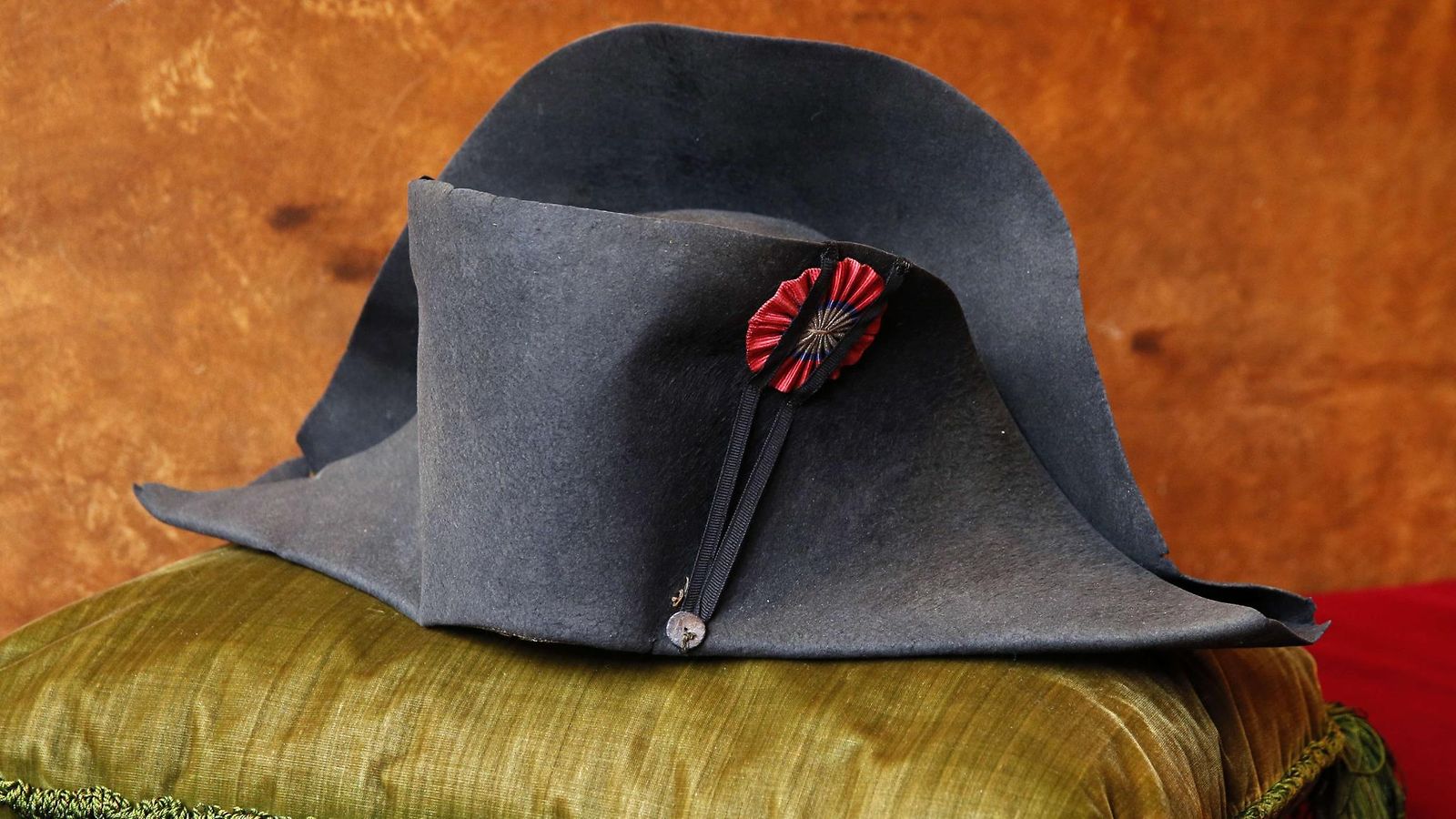 Napoleonin hattu huutokaupataan