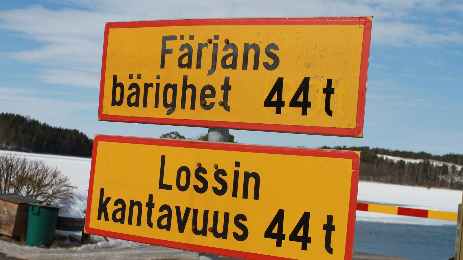 Lossi kyltti kaksikielisyys kaksikielinen suomi ruotsi