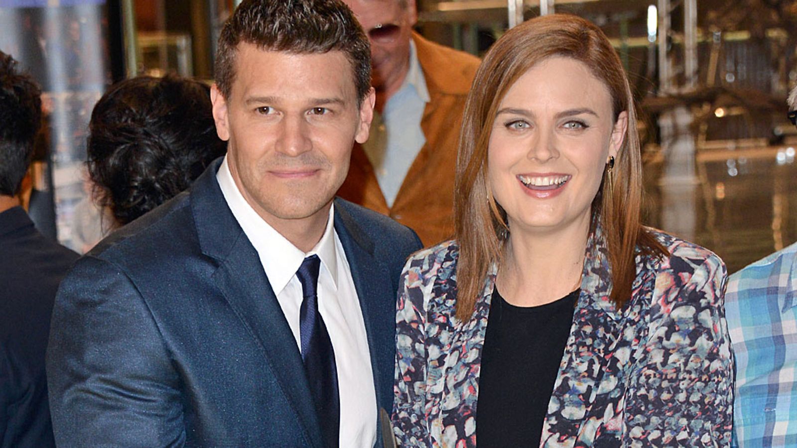 Bones-sarjan tähdet David Boreanaz ja Emily Deschanel