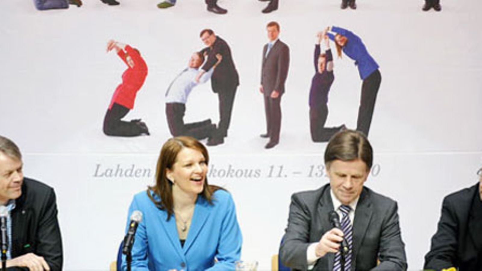 Keskustan puheenjohtajaehdokkaat Timo Kaunisto, Mari Kiviniemi, Mauri Pekkarinen ja Paavo Väyrynen.