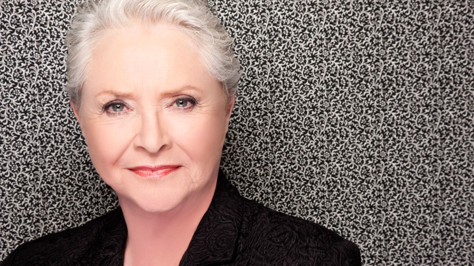 Kauniit ja rohkeat – Susan Flannery
