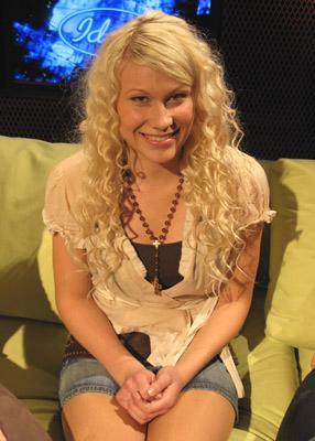 Kristiinalle voi lähettää kysymyksiä!