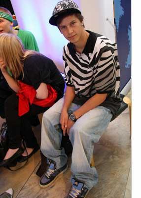 Toni Alaruikka tilasi kenkänsä Ruotsista. Kuva: MTV3.