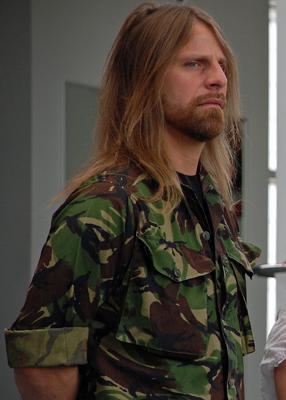 Jone Nikula tiukkana Idols-koelauluissa. Kuva: MTV3.