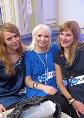 Camilla, Maria ja Linda laulusuorituksen jälkeen. Kuva: MTV3.