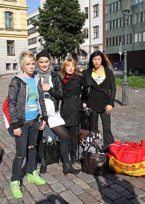 Katariina, Hanna, Taru ja Janita putosivat kalkkiviivoilla. Kuva: MTV3.
