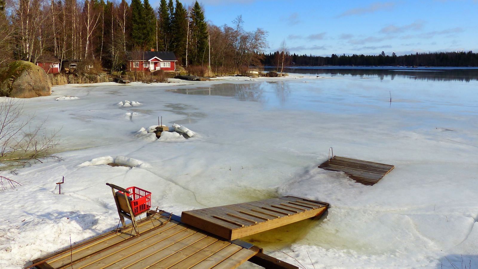 Aurinkoa Mustasaaressa 8. maaliskuuta 2015. Lukijan kuva: Matti Hietala