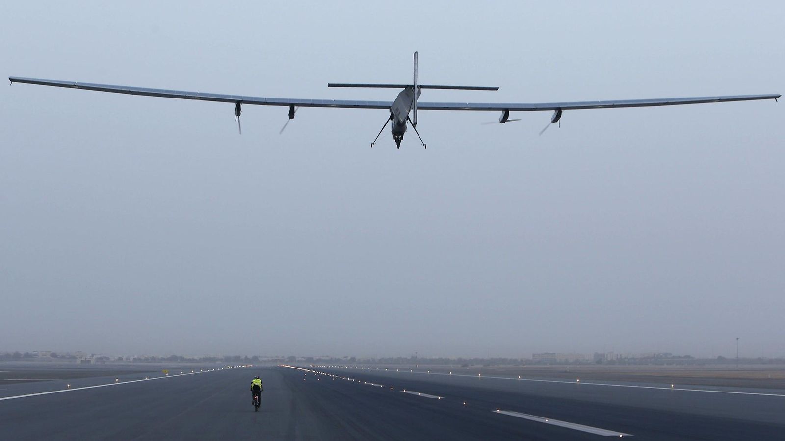 28691737 Solar Impulse 2 aurinkoenergia