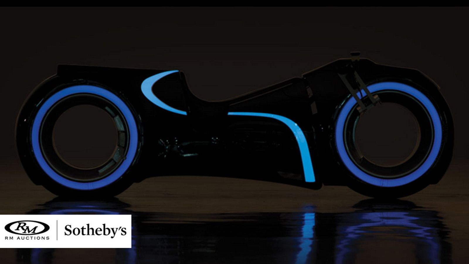 Tron: Legacy -elokuvan innoittamana räätälöity sähkömoottoripyörä..