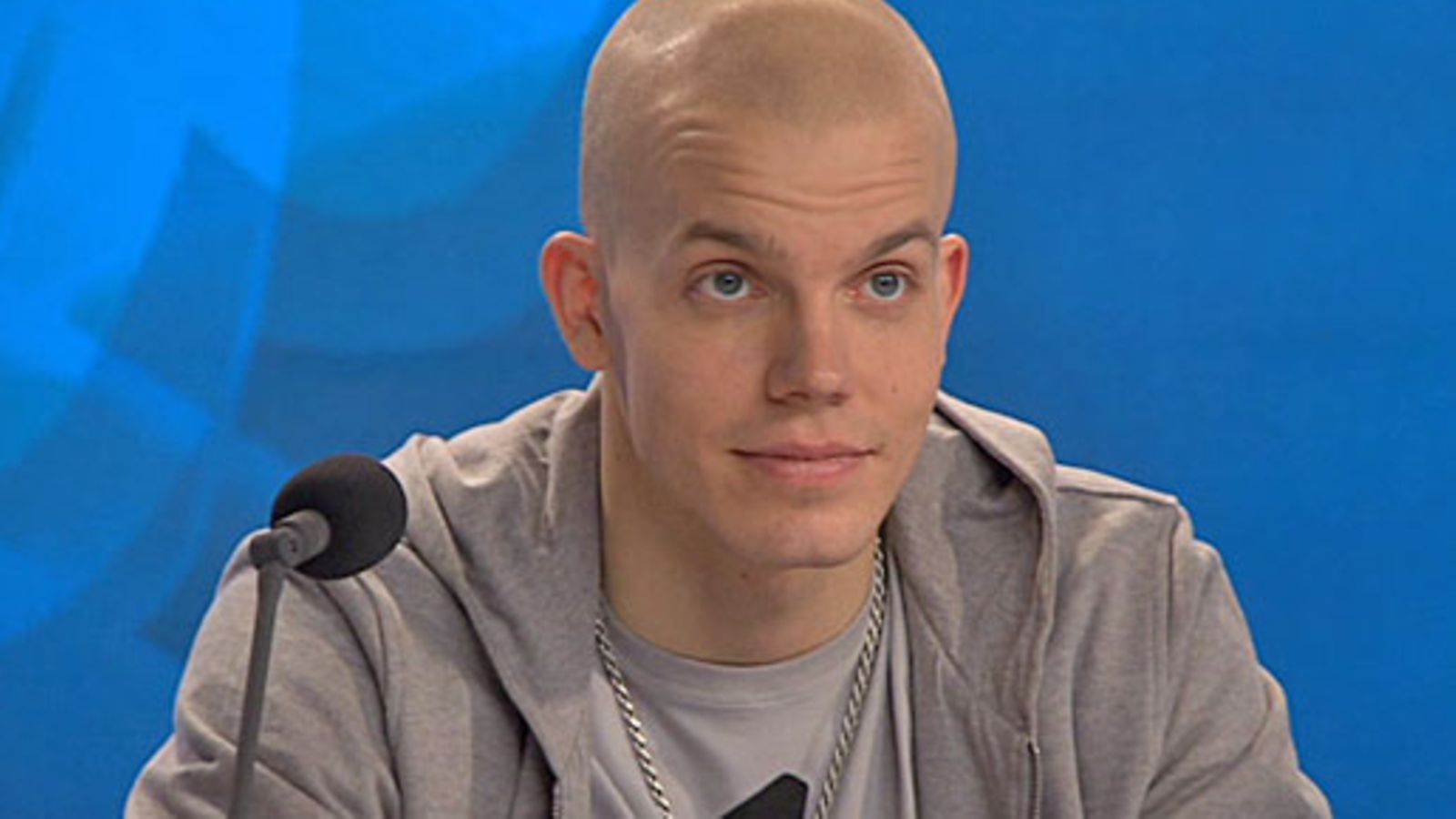 Rovaniemen Idols-koelaulujen vieraileva tuomari Elastinen.