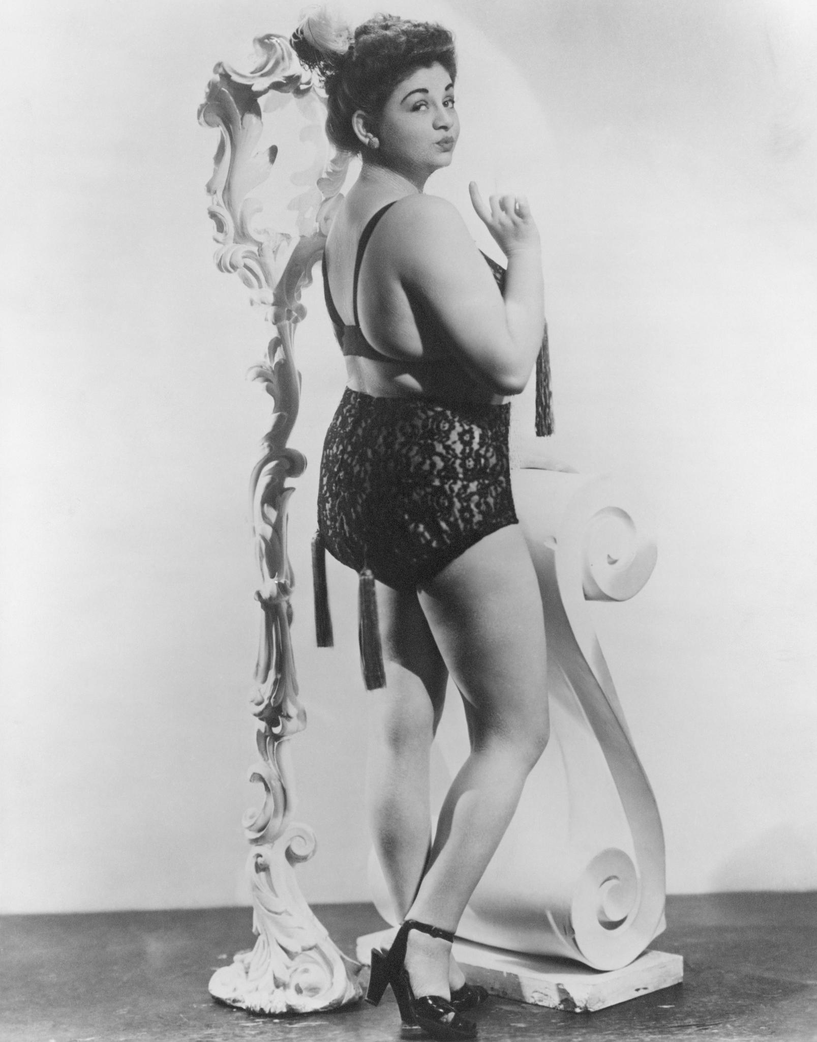 Ajoyib cumshotlar toplami Katta sikli yosh ayolning onlayn pornosi