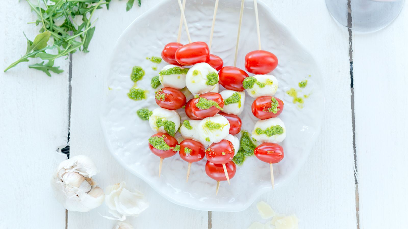katselukopio_mozzarella_tomaattivartaat_ja_rucolapestoa_2_D8S4915-Edit (2)