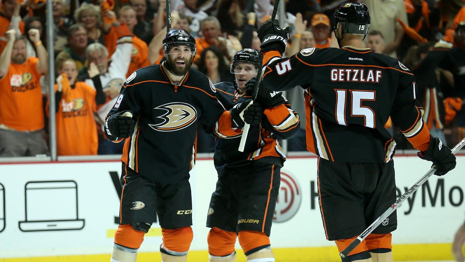 Patrick Maroon, Sami Vatanen ja Ryan Getzlaf