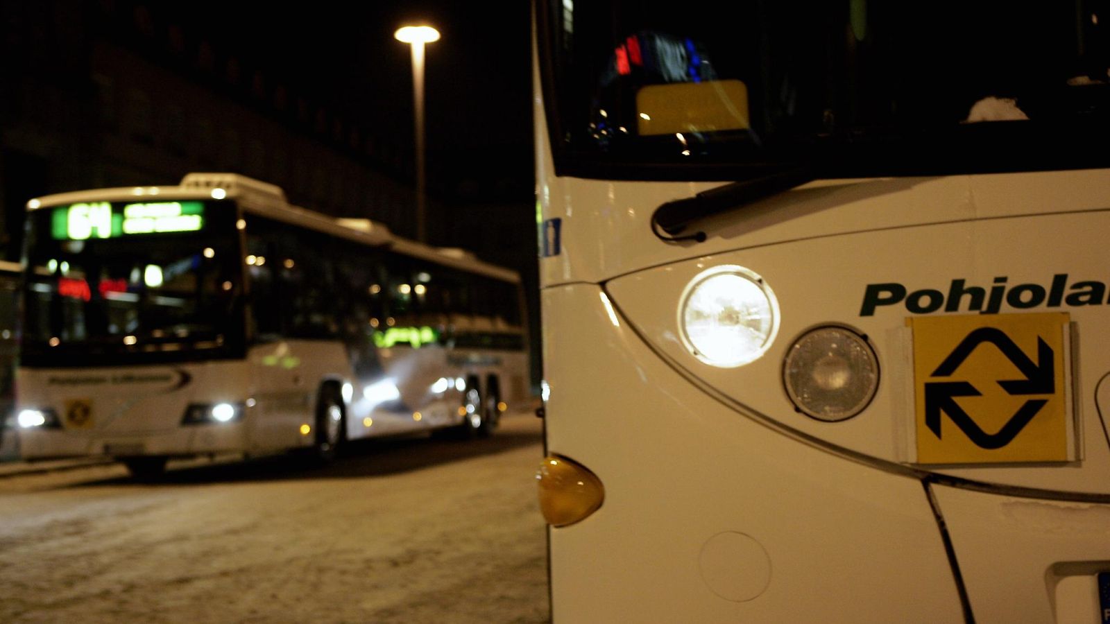 Pohjolan liikenne, bussi, linja-auto, joukkoliikenne