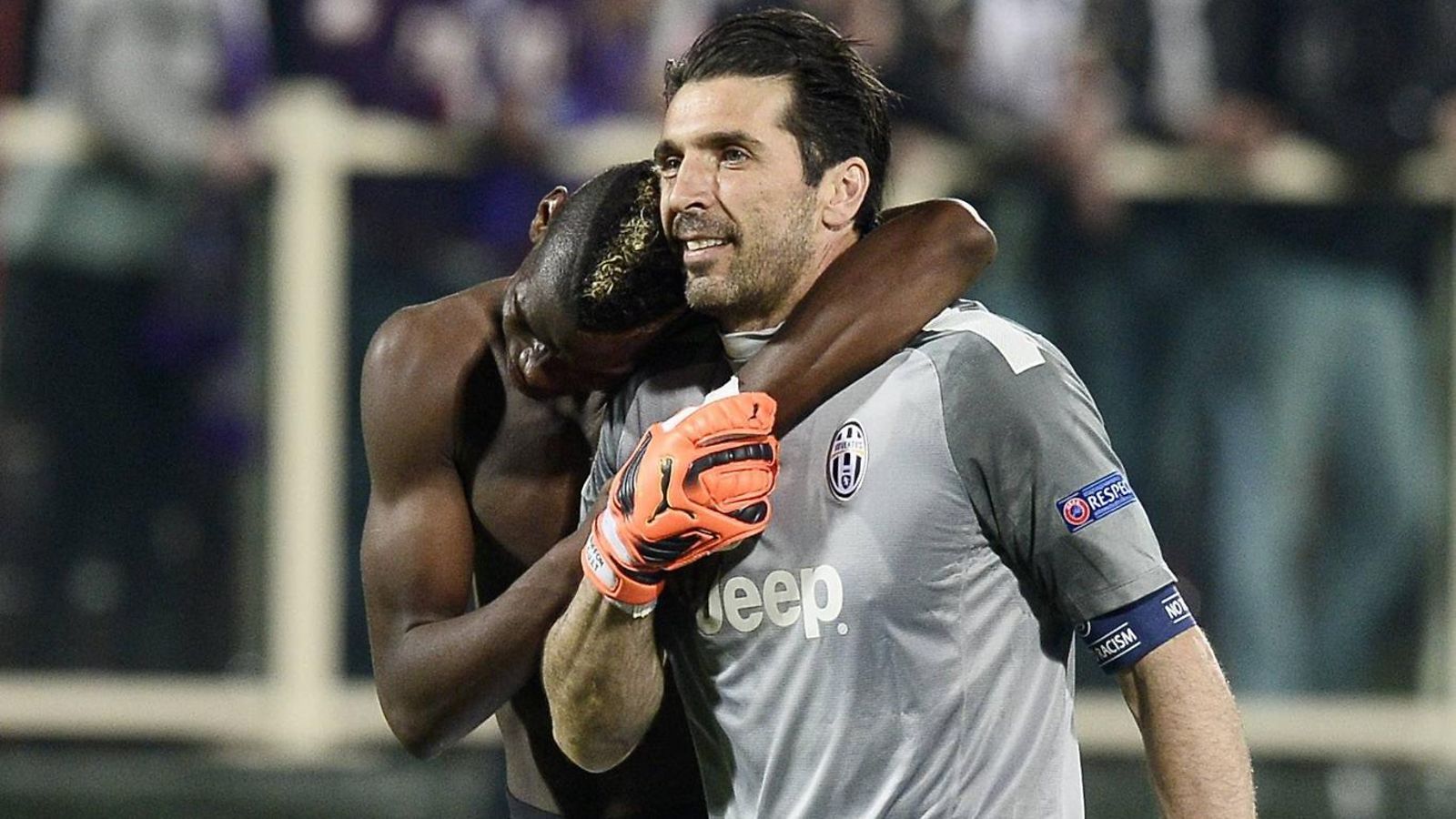 Paul Pogba (vas.) ja Gianluigi Buffon.