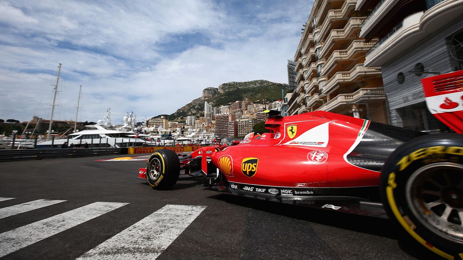 Kimi Räikkönen hakee eturivin paikkaa Monacon aika-ajossa lauantaina.